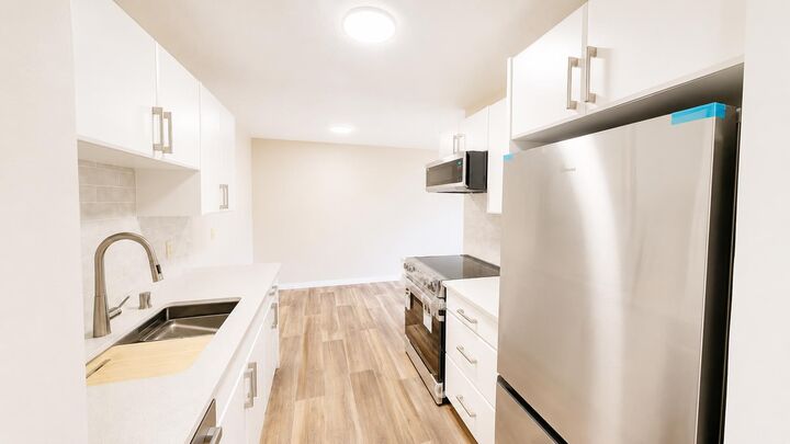 Property Photo:  405 Columbia Boulevard W 107  AB T1K 5R8 