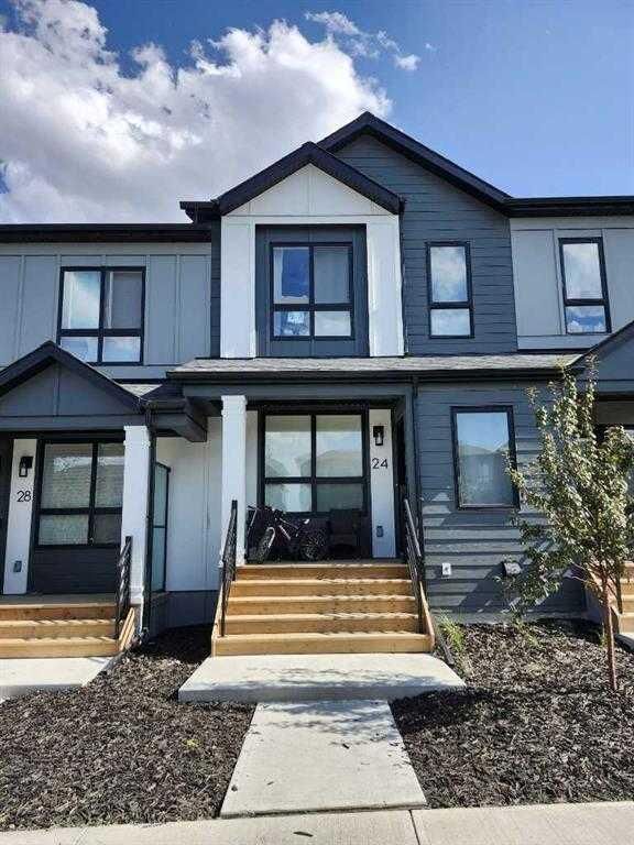 Property Photo:  24 Silverton Glen Green SW  AB T2X 5B8 