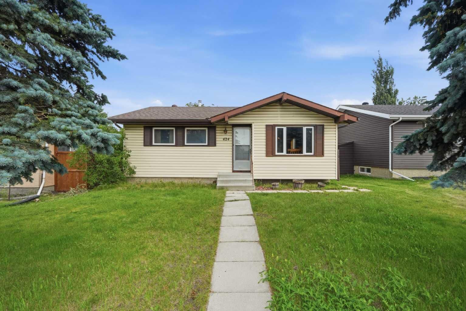 Property Photo:  424 Acacia Drive SE  AB T4B 1E9 