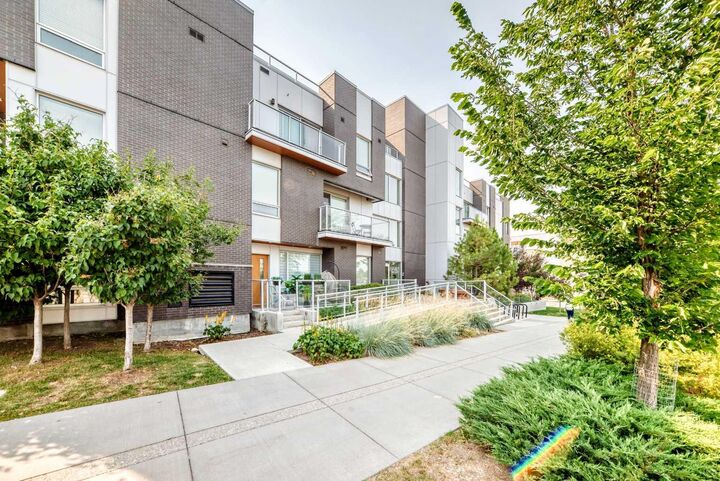 Property Photo: 3125 39 Street NW 115 AB T3B 6H5