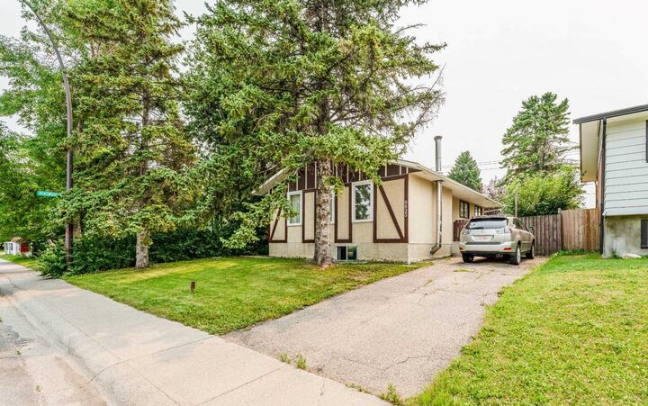 6823 4 Avenue SE — photo 1