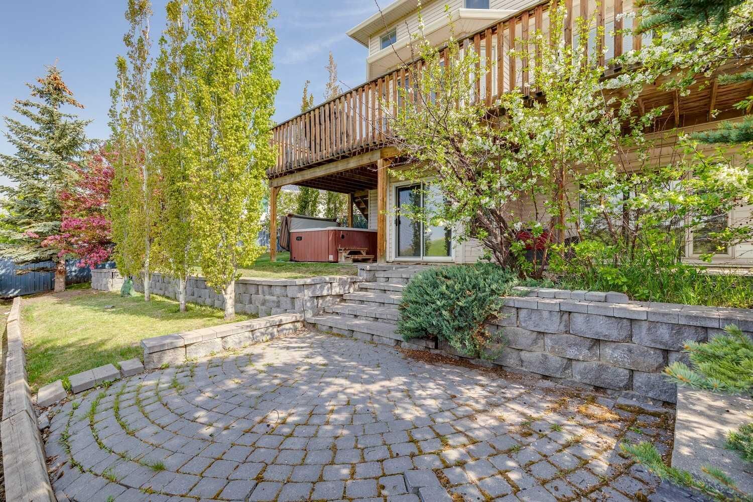 Property Photo: 98 Sierra Nevada Green SW AB T3H 3R2