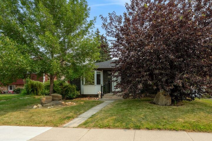 Property Photo: 9408 5 Street SE AB T2J 1K5