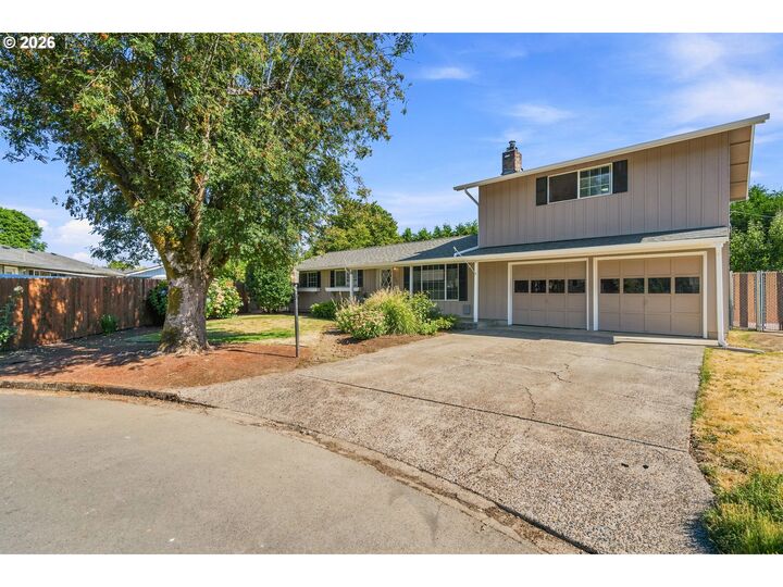 Property Photo:  1127 Ponderosa Ct  OR 97477 