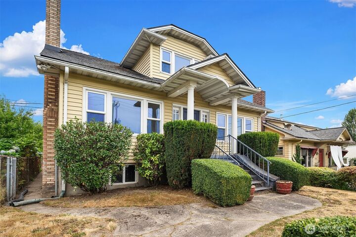 Property Photo:  2518  30th Avenue S  WA 98144 