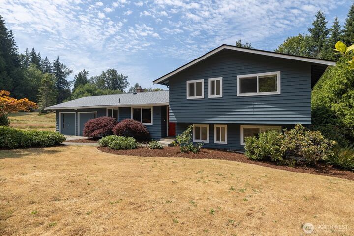 Property Photo: 1101 Raymond Street Unit A WA 98229