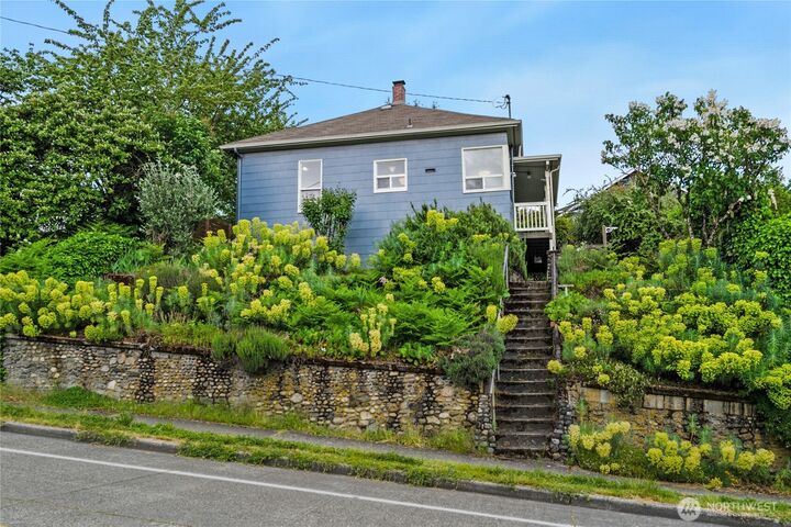 Property Photo: 1012 20th Avenue S WA 98144