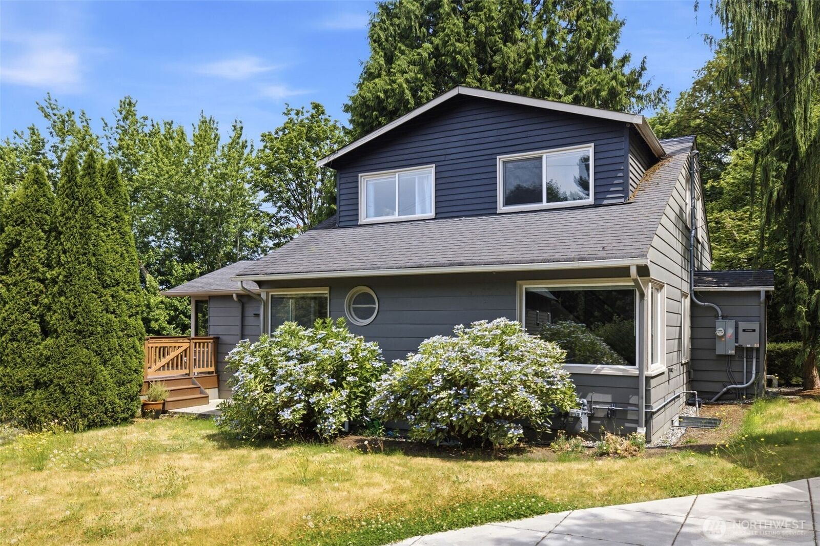 Property Photo:  11331 E Riverside Drive  WA 98011 