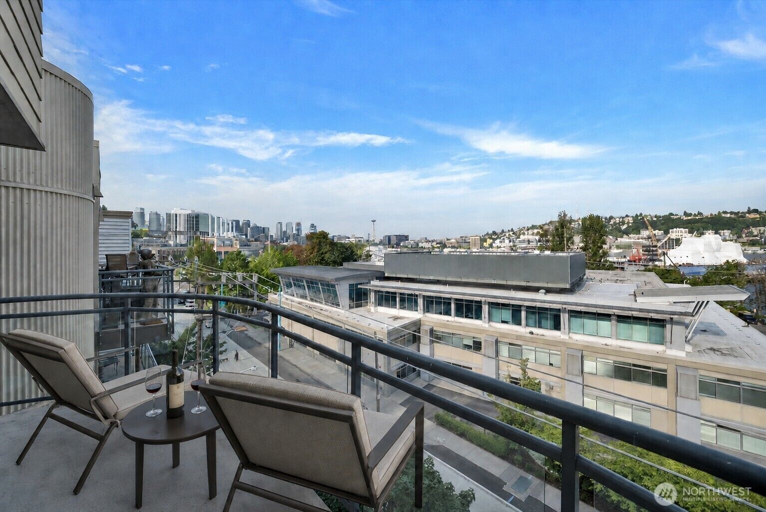 Property Photo:  1550  Eastlake Avenue E 503  WA 98102 