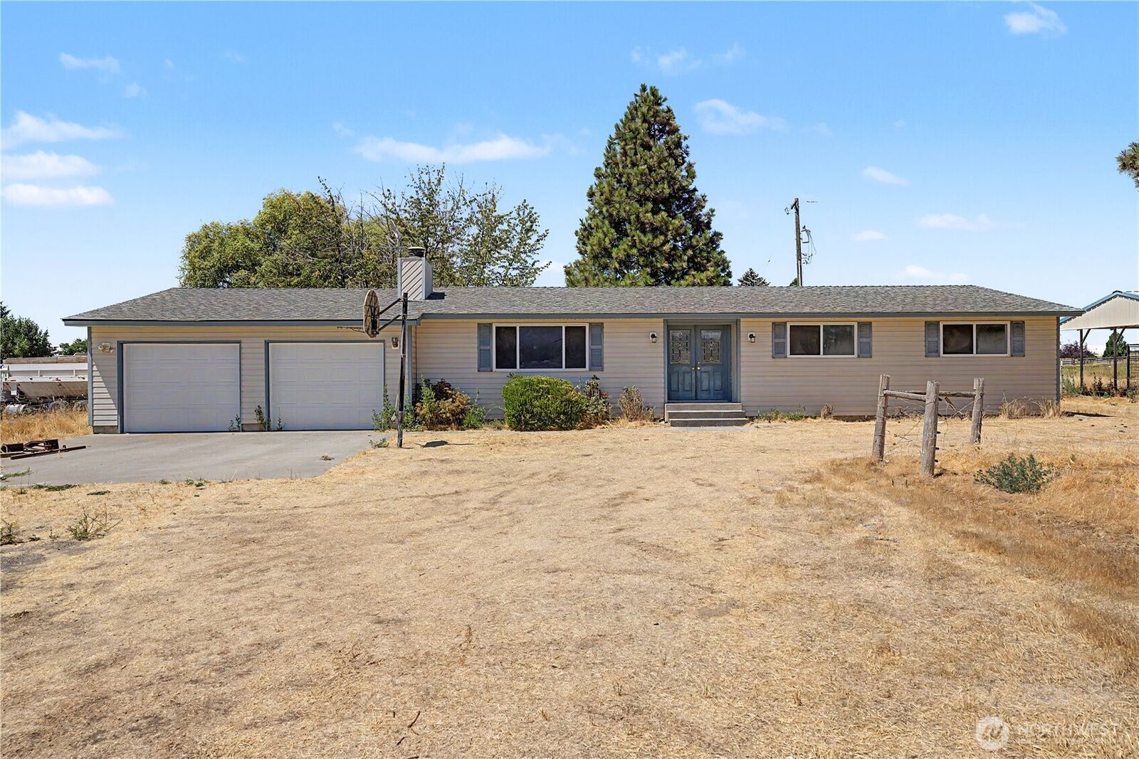Property Photo:  2027 W Atkinson Road  WA 99344 