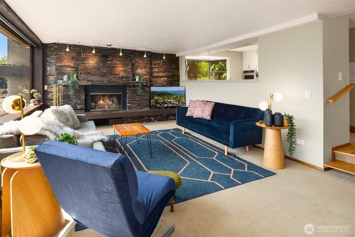 Property Photo:  1627  California Avenue SW 2  WA 98116 