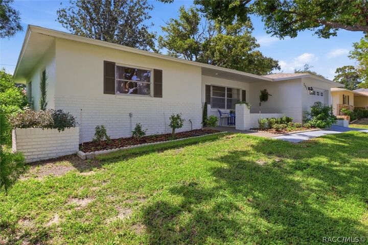 Property Photo: 203 Lee Street FL 34465