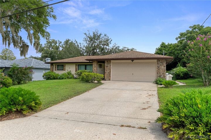 Property Photo:  206 Hemlock Street  FL 34452 