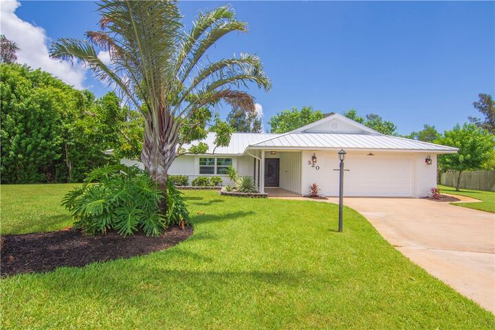 Property Photo:  320 W Forest Trail  FL 32962 