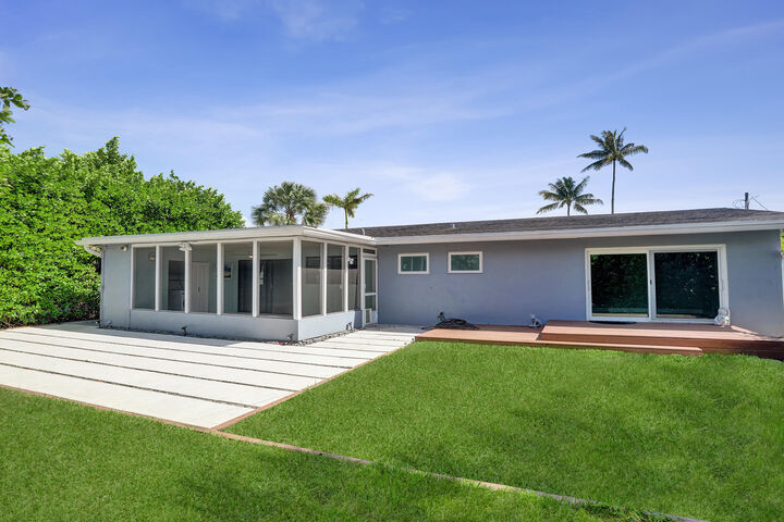Property Photo: 316 NW 20th Street FL 33311