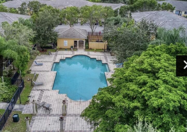Property Photo:  1200 Crestwood Court S 1206  FL 33411 