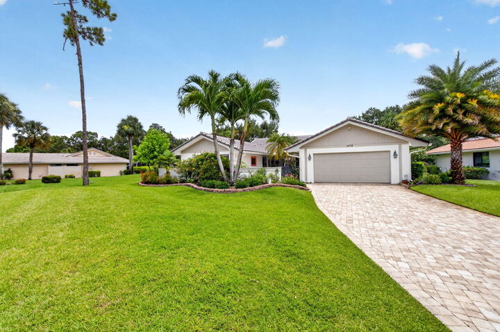 Property Photo:  6928 Villas Drive W  FL 33433 