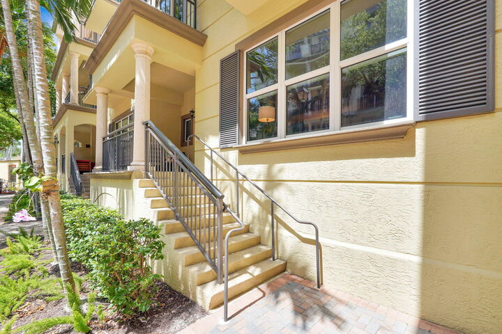Property Photo:  2601 NE 14th Avenue 115  FL 33334 