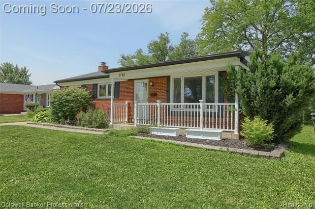 Property Photo: 37161 Castleton Drive MI 48312