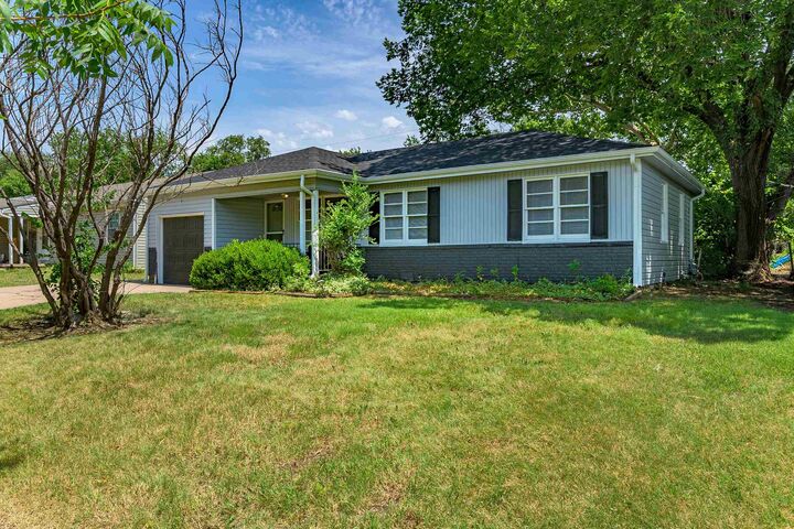 Property Photo:  2726 N Spruce St  KS 67219-4639 