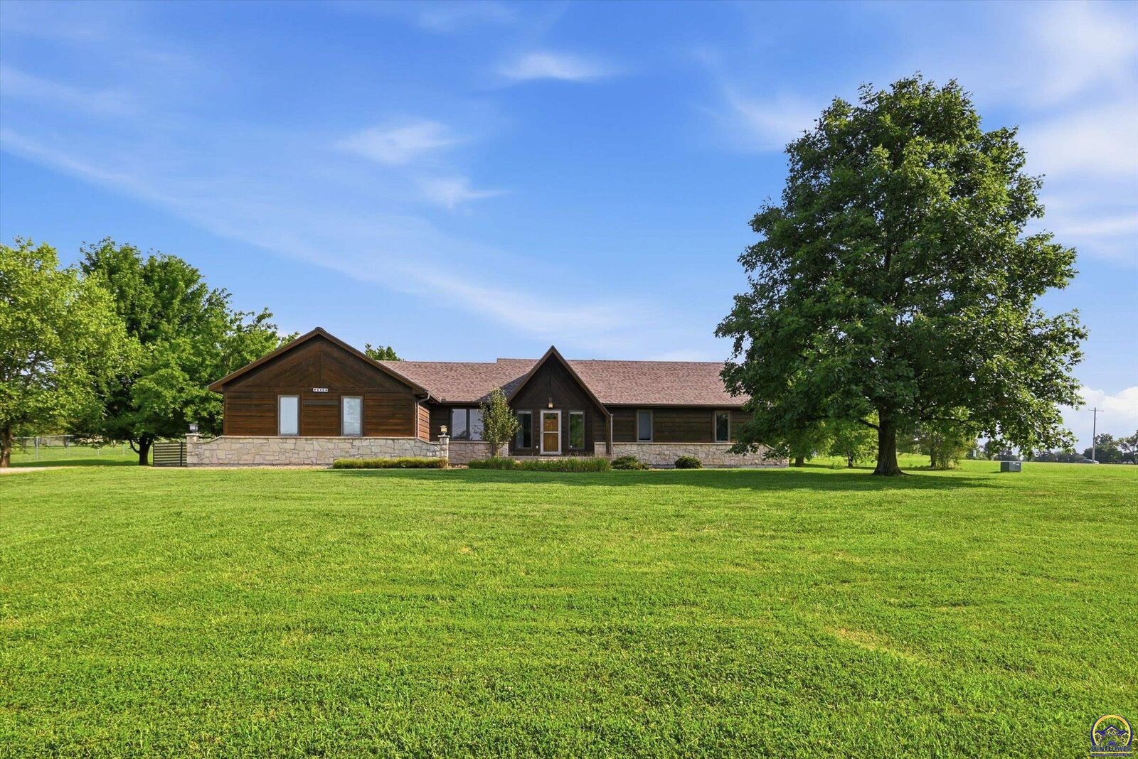 Property Photo: 840 NW 50th St KS 66618