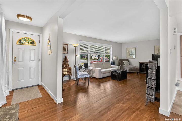 Property Photo:  2326 Lansdowne Avenue  SK S7J 1G9 