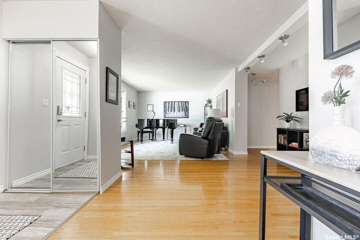 Property Photo:  1606 Argyle Avenue  SK S7H 2W7 