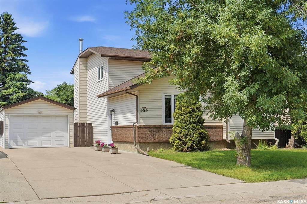 Property Photo: 555 Nordstrum Road SK S7K 7X6