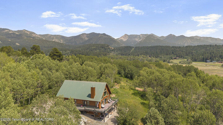 Property Photo: 188 Hawthorne Dr WY 83128