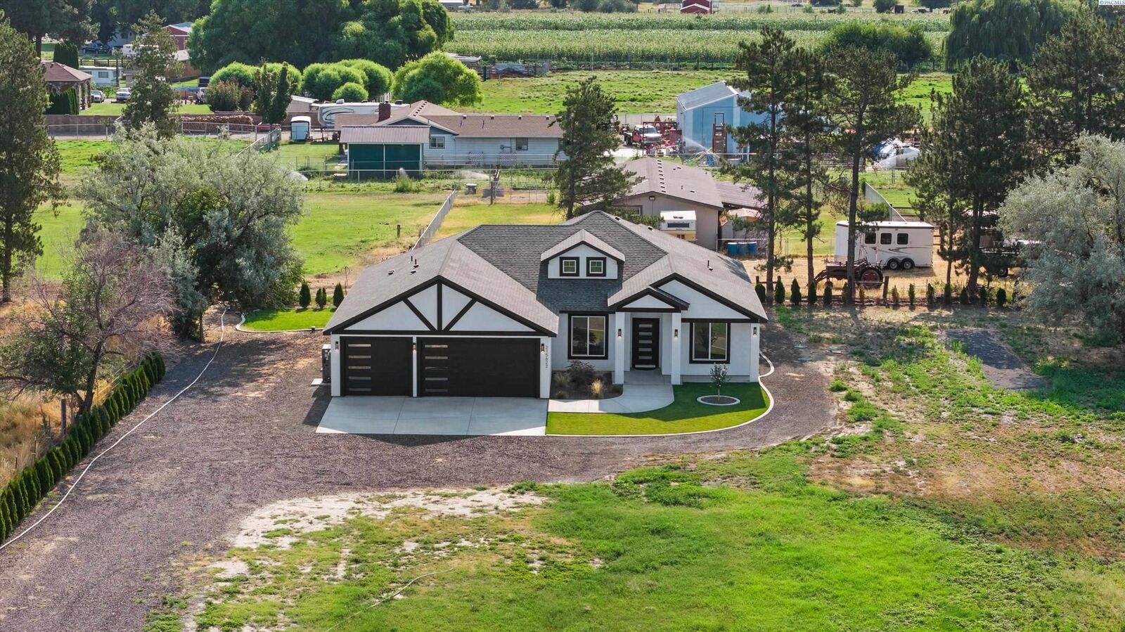 Property Photo:  21562 E SR 397  WA 99337 