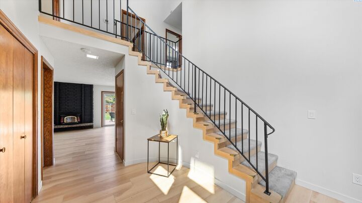 Property Photo:  1936 Cypress Pl  WA 99352 