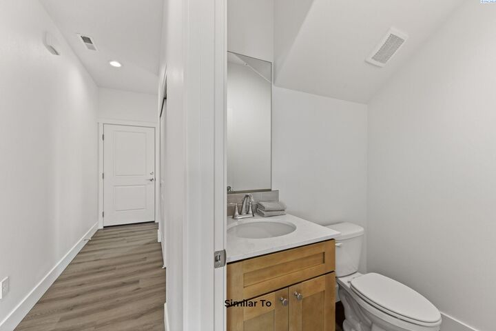 Property Photo:  734 Honeylicious St.  WA 99352 