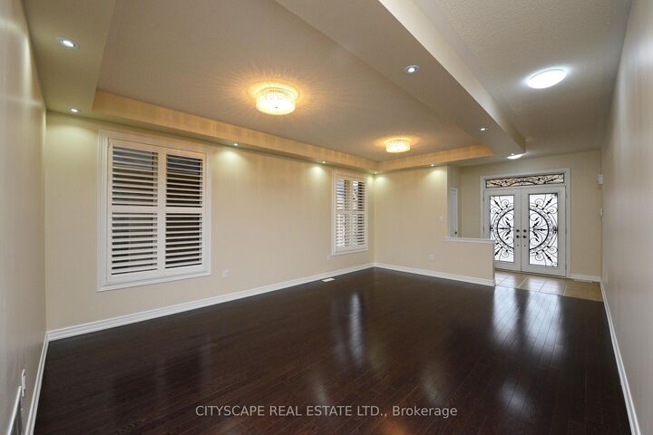 Property Photo:  32 Fallmeadow Circle  ON L6Y 0Y8 