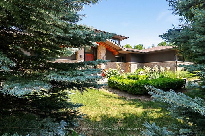 Photo de la propriété:  4 Holly Court  ON L9Y 5G5 