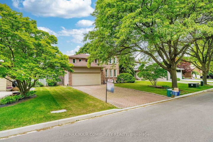 Property Photo:  16 Valleyview Road  ON L3T 6X5 