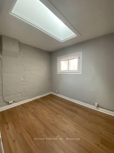 Property Photo: 1126 King Street C ON N3H 3P6