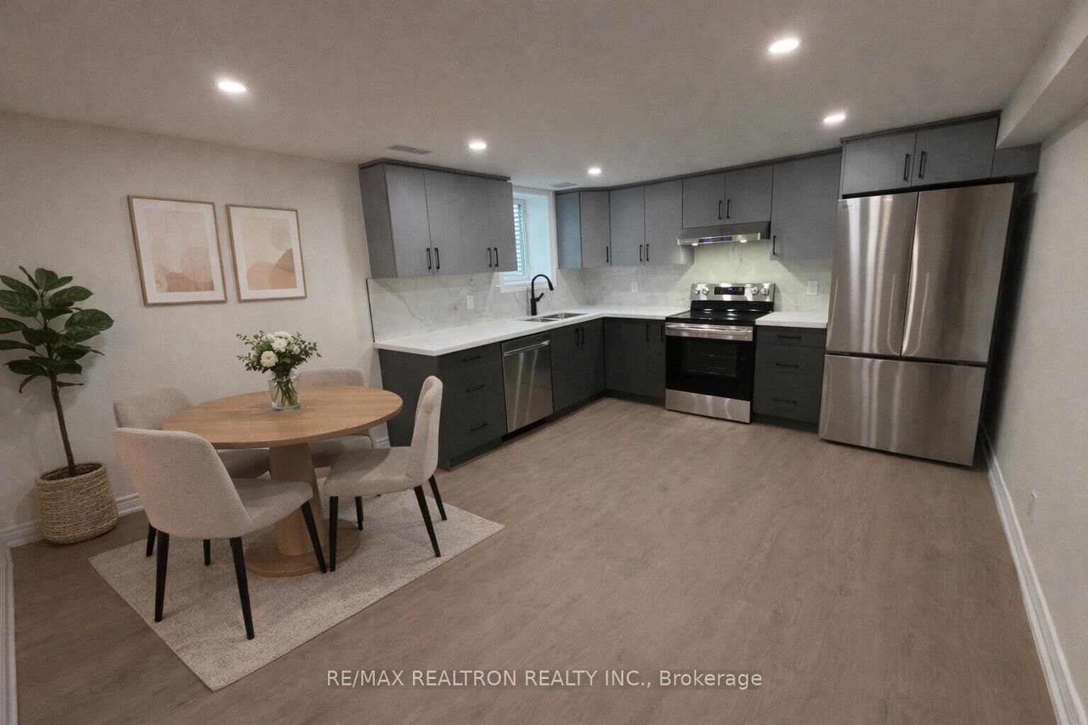 Property Photo: 5640 Bell Harbour Drive Bsmnt ON L5M 5J3