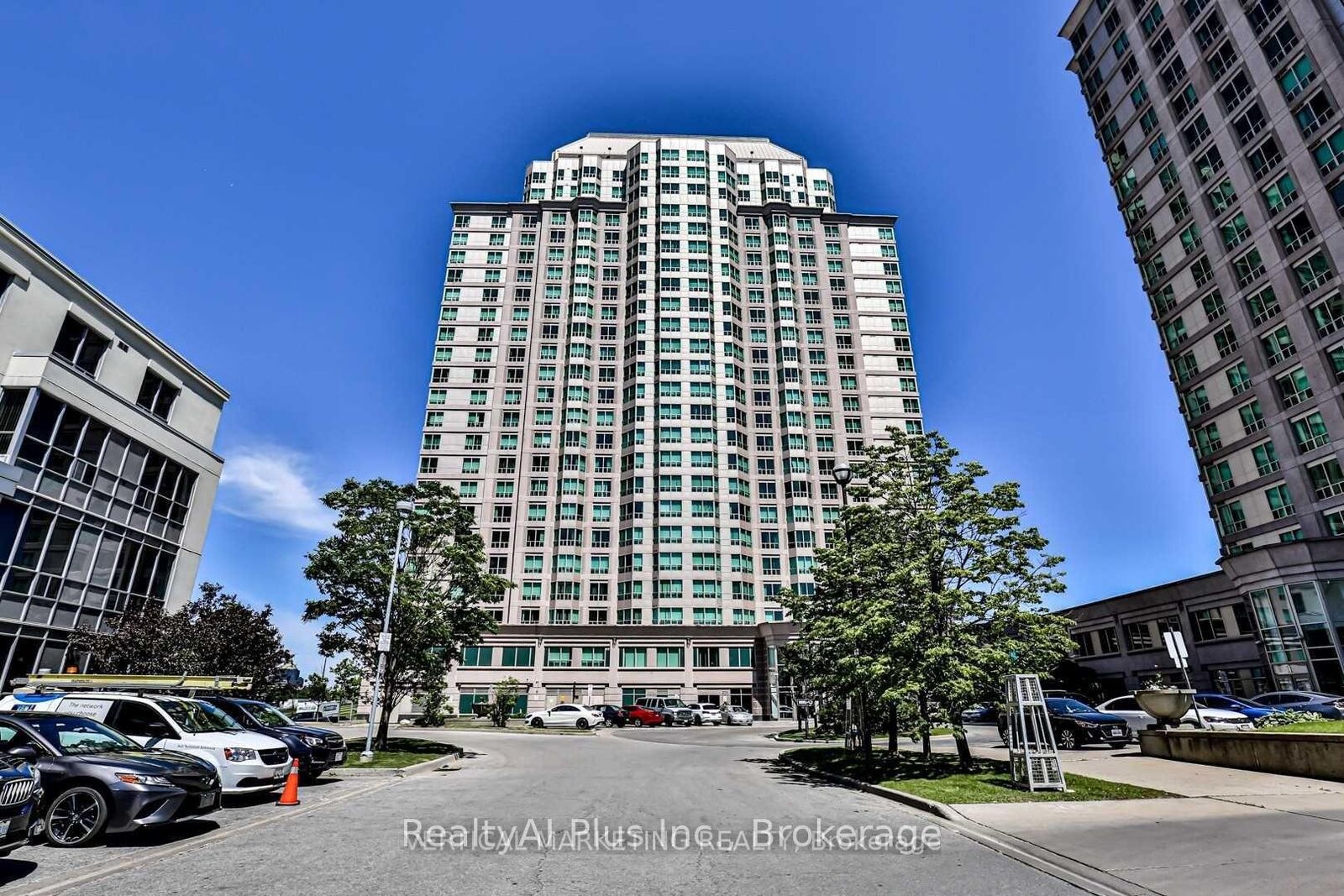 Property Photo:  11 Lee Centre Drive 701  ON M1H 3J5 