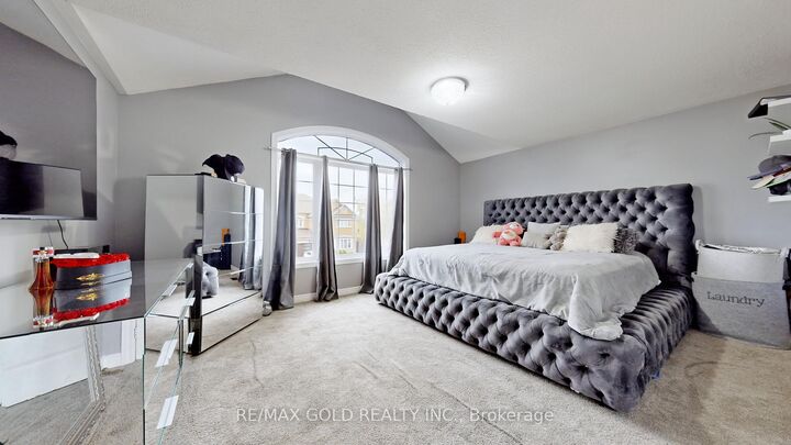 Property Photo: 64 Prue Court ON L6P 1P8
