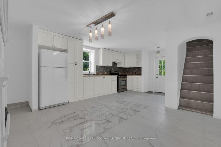 Property Photo: 132 Queen Street W ON L0L 1P0