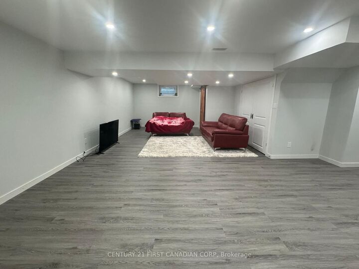 Property Photo:  1961 Cedarpark Drive  ON N5X 0C7 