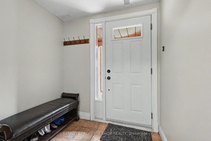 Property Photo:  19 Lightfoot Place  ON K2L 3M6 