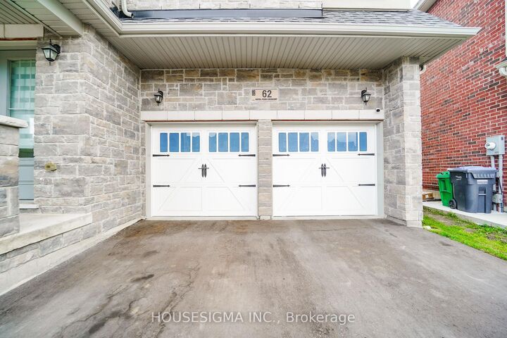 Photo de la propriété: 62 Royal Fern Crescent ON L7C 4H1