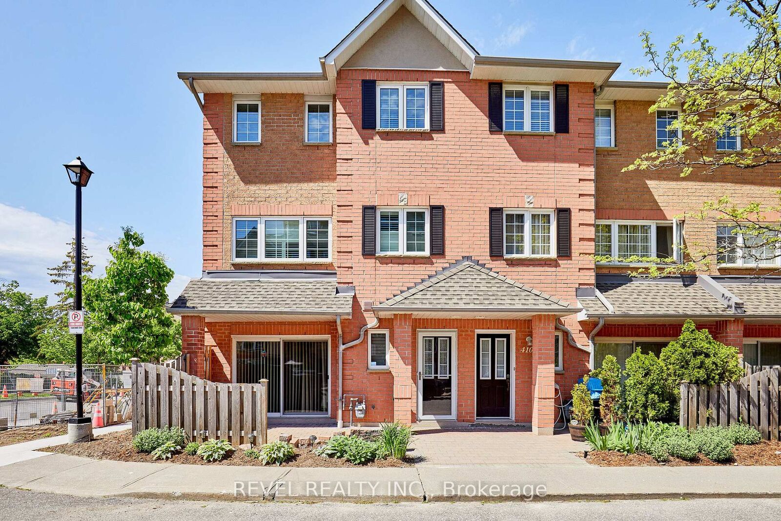 Property Photo: 1400 The Esplanade N/A N 411 ON L1V 6V2