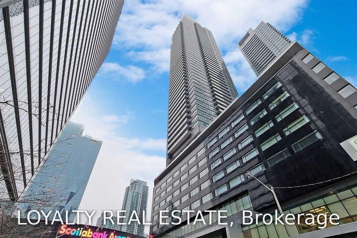 Property Photo:  65 Bremner Boulevard 4907  ON M5J 0A7 