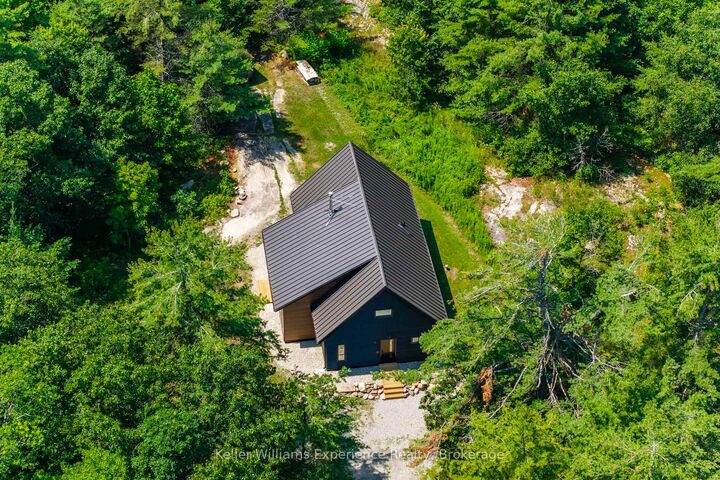 Property Photo: 753 Honey Harbour Road ON L0K 1S0