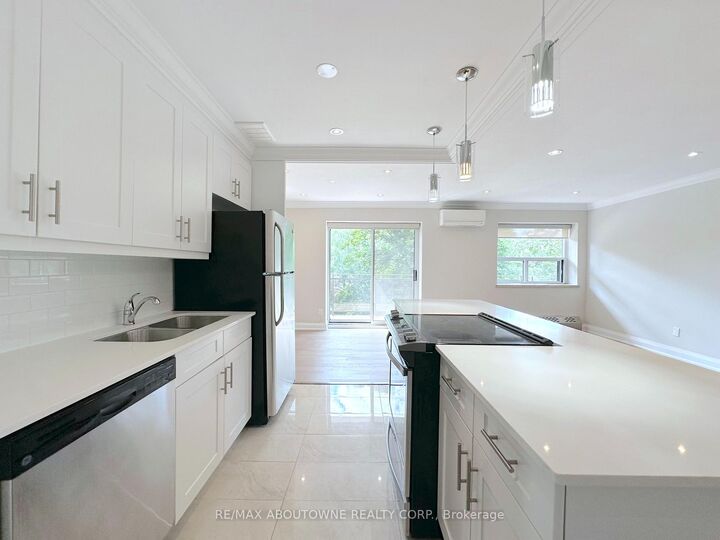 Property Photo:  135 Allan Street 310  ON L6J 3N4 