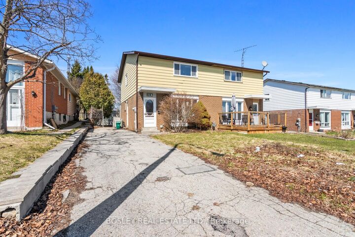 Property Photo:  32A Crossley Drive  ON L1A 3T4 