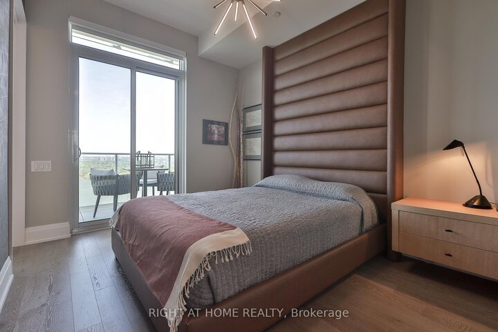 Property Photo:  20 Brin Drive 2003  ON M8X 0B2 