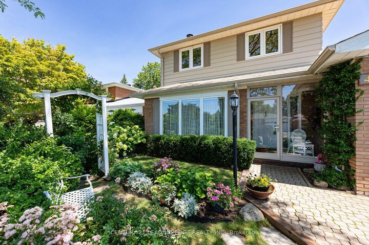 Photo de la propriété: 42 Kamloops Drive ON M2J 3R7